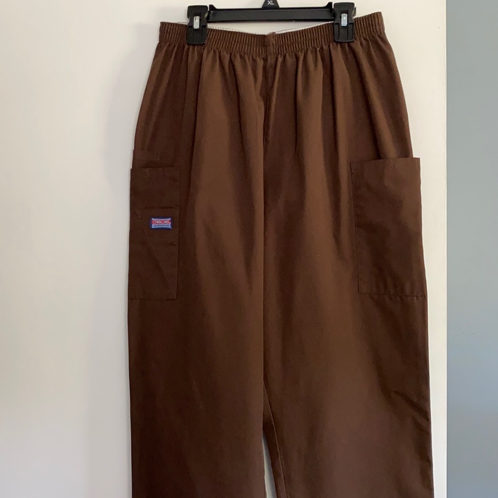 Cherokee scrub bottoms with pockets